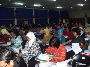 Peserta Seminar peningkatan Mutu guru di Pps UNJ